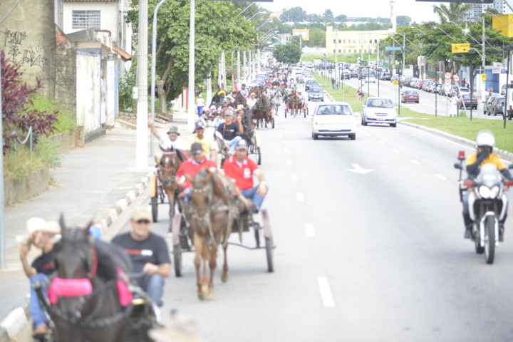Cavalgada da Uva invade ruas de Jundiaí